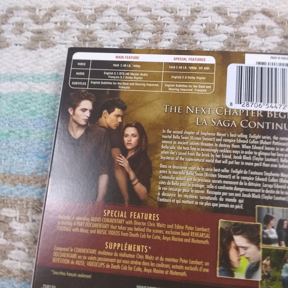 NWT BLU RAY DISC  ECLIPSE AND NEW MOON - Picture 6 of 8
